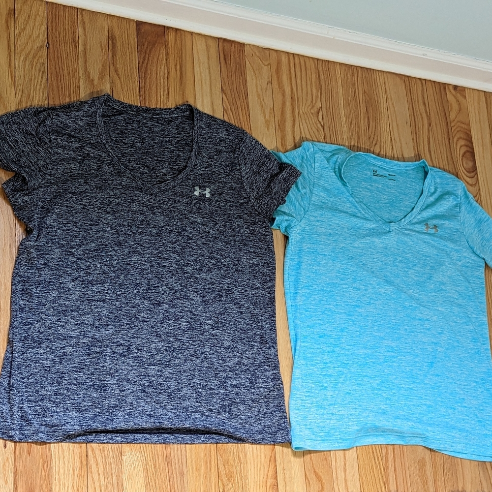 Set of 2 Under Armour Women's Heat Gear Loose Fit Size Large VGUC